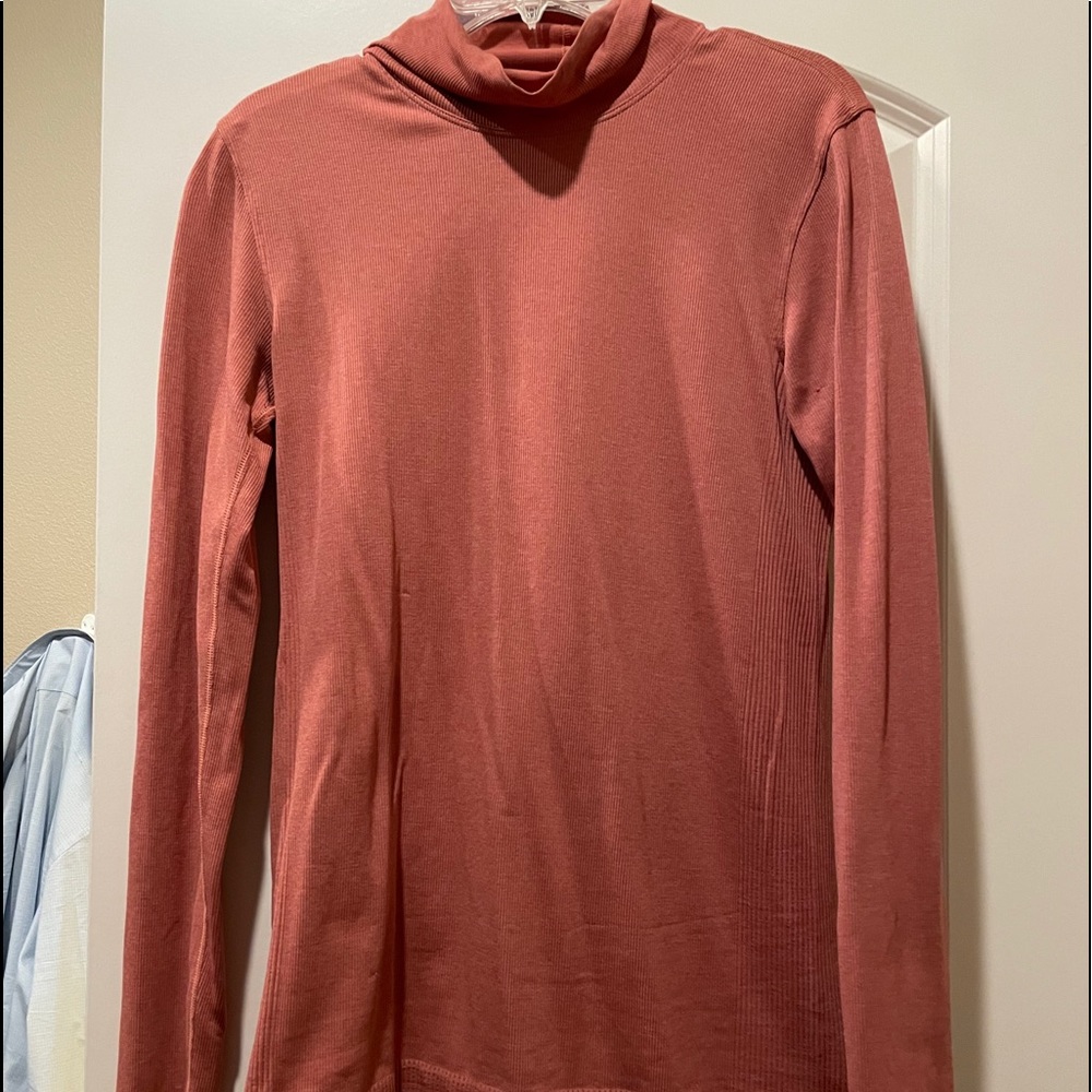 Lululemon Turtleneck- perfect condition size 12